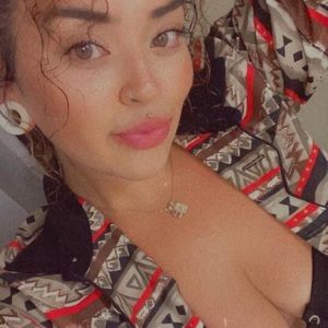 Meet your Posher, Alishaa